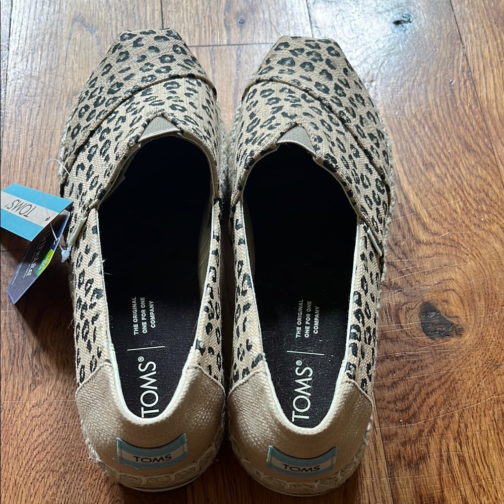 Toms Tan and Black Espadrilles Slip-On Shoes - Picture 3 of 3